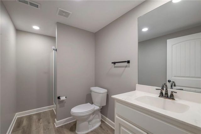 517 Village Lane, Harrisonville, MO 64701