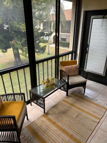 304 Knotty Pine Circle B-2, Greenacres, FL 33463