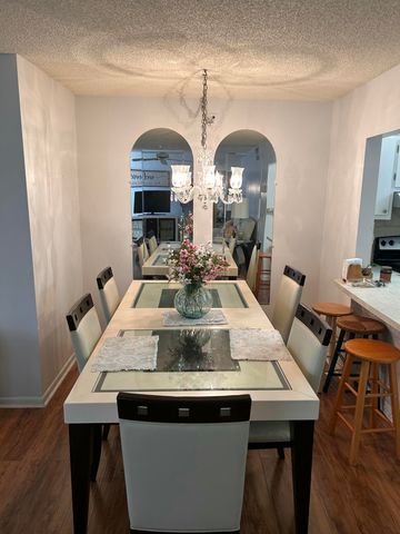 304 Knotty Pine Circle B-2, Greenacres, FL 33463