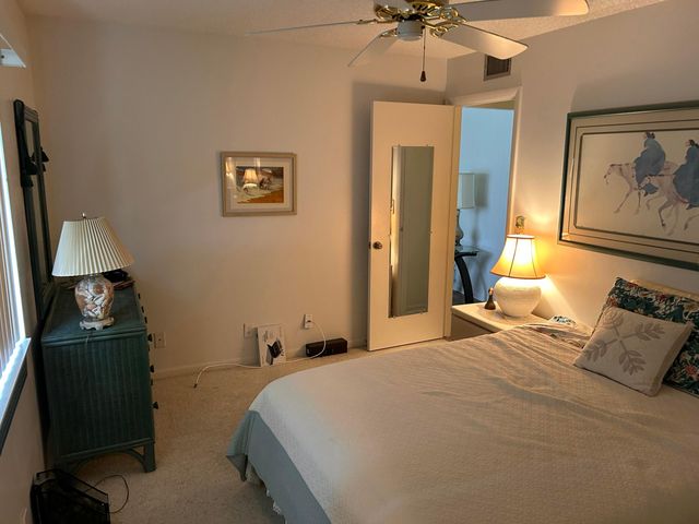 304 Knotty Pine Circle B-2, Greenacres, FL 33463