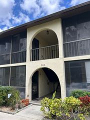 304 Knotty Pine Circle B-2, Greenacres, FL 33463