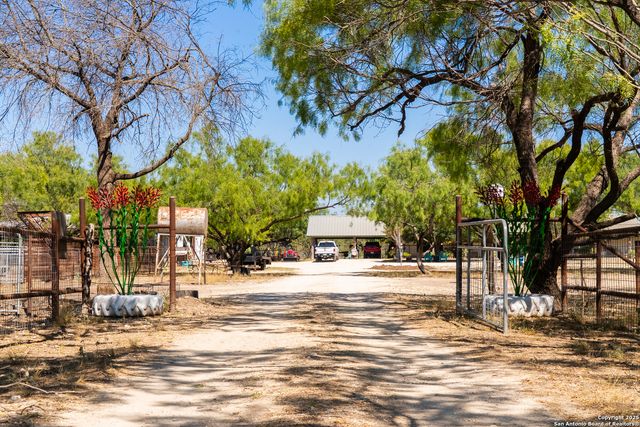 2133 Lausen, Del Rio, TX 78840