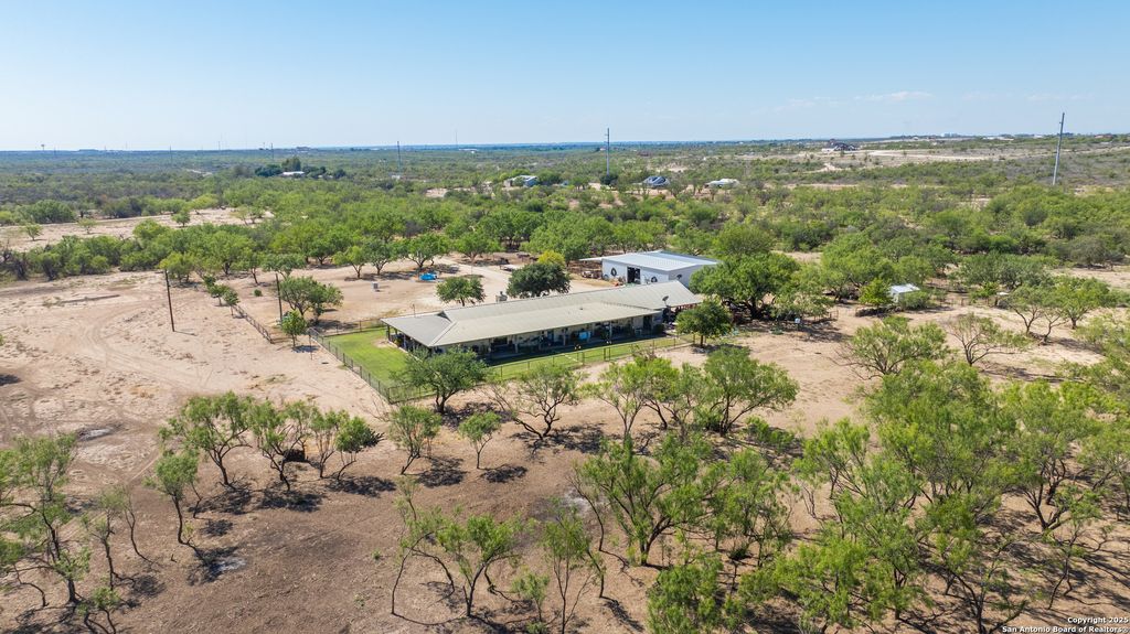 2133 Lausen, Del Rio, TX 78840