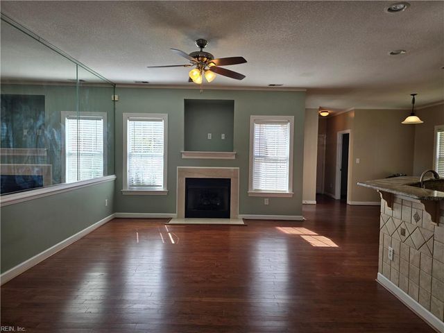 905 Riddlehurst AVE, Chesapeake, VA 23320