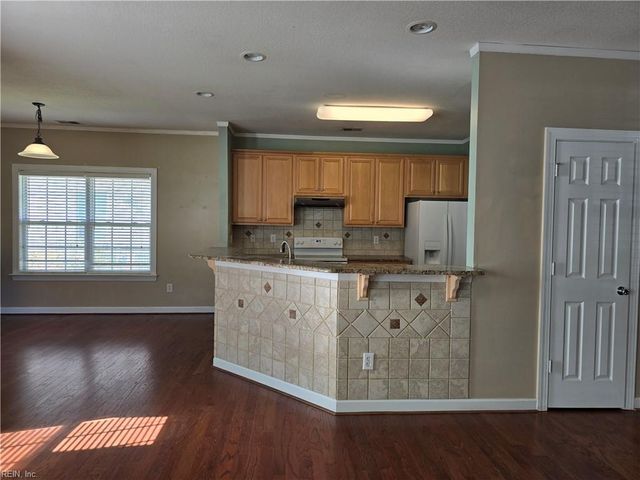 905 Riddlehurst AVE, Chesapeake, VA 23320