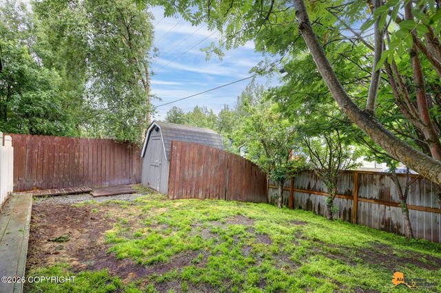 4042 Sycamore Loop, Anchorage, AK 99504