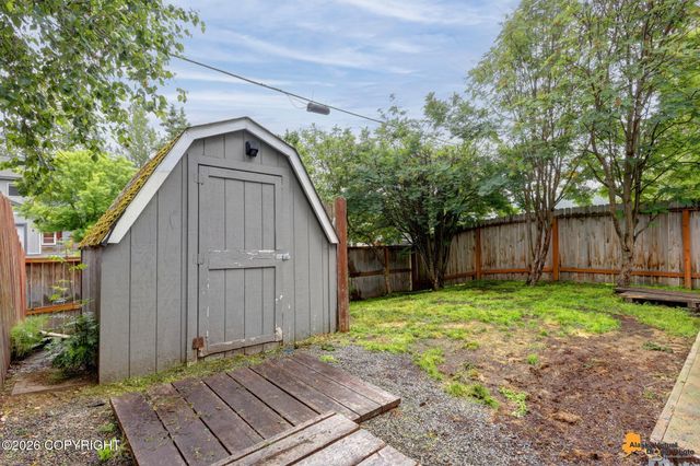 4042 Sycamore Loop, Anchorage, AK 99504