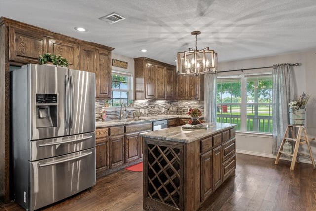 800 VZ County Road 2135, Canton, TX 75103