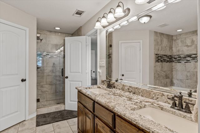 800 VZ County Road 2135, Canton, TX 75103