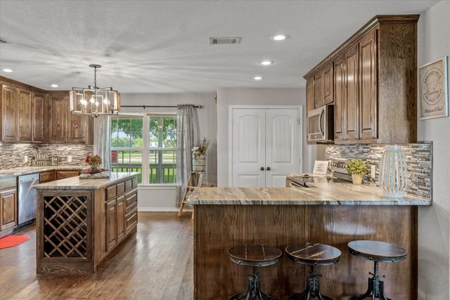 800 VZ County Road 2135, Canton, TX 75103