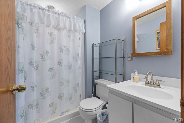 4278 Makyes Road, Onondaga, NY 13215