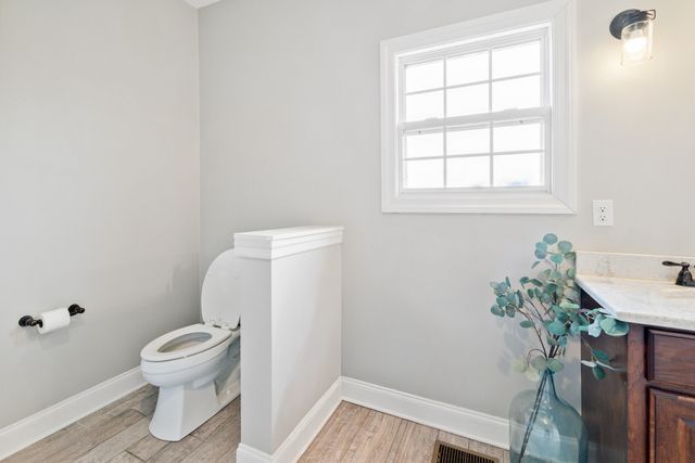 656 Osement Rd, Mcminnville, TN 37110