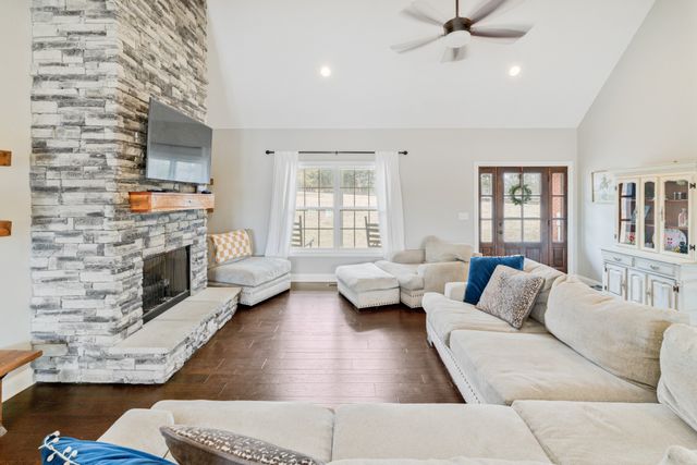 656 Osement Rd, Mcminnville, TN 37110