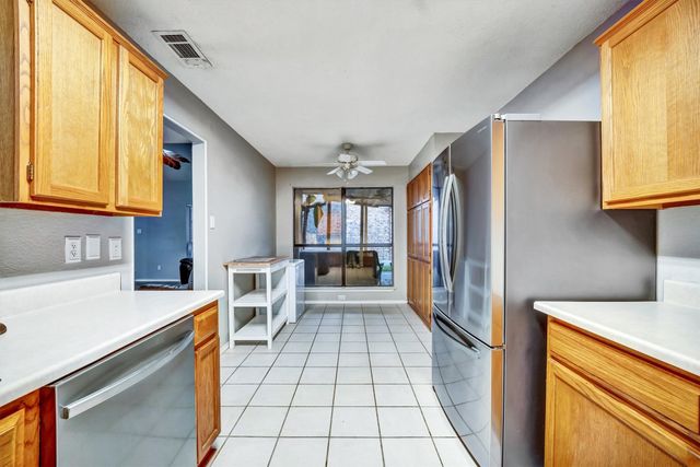 1606 Kingspoint Drive, Carrollton, TX 75007