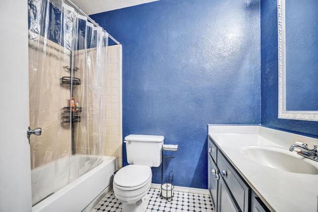 1606 Kingspoint Drive, Carrollton, TX 75007