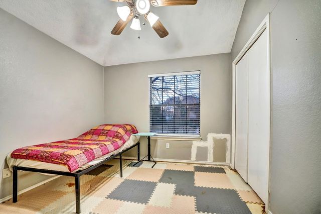 1606 Kingspoint Drive, Carrollton, TX 75007