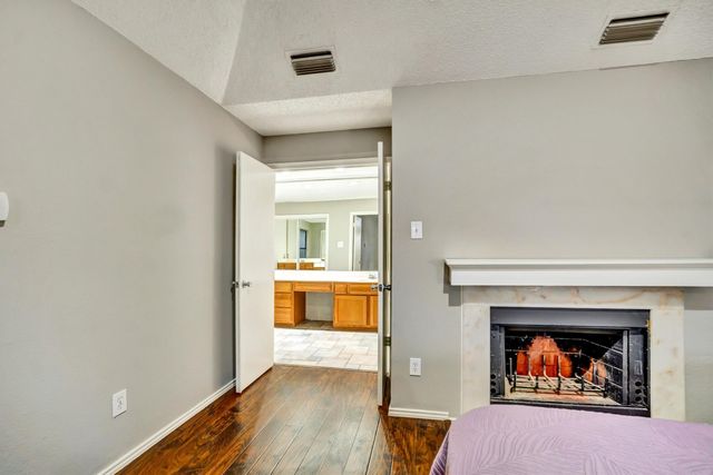 1606 Kingspoint Drive, Carrollton, TX 75007