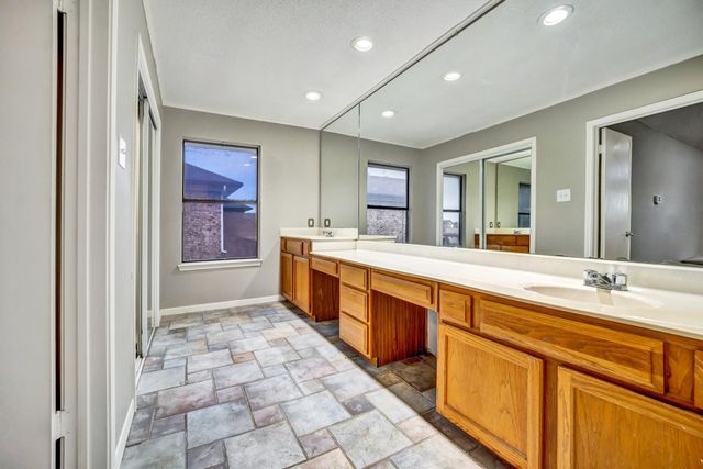 1606 Kingspoint Drive, Carrollton, TX 75007