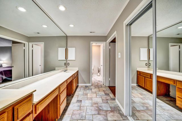 1606 Kingspoint Drive, Carrollton, TX 75007