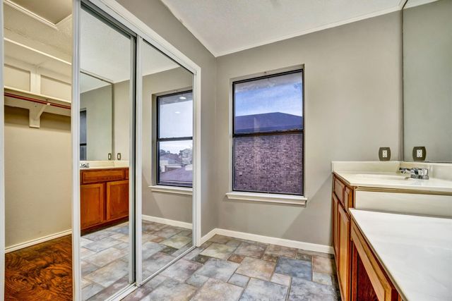 1606 Kingspoint Drive, Carrollton, TX 75007