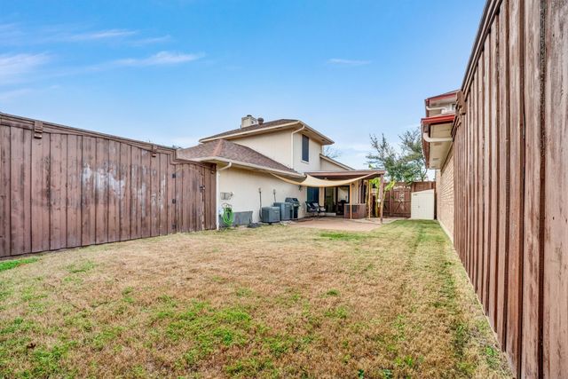 1606 Kingspoint Drive, Carrollton, TX 75007