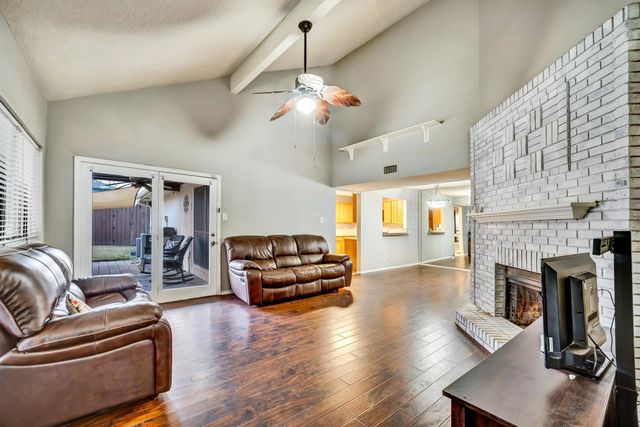 1606 Kingspoint Drive, Carrollton, TX 75007