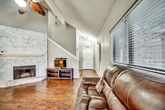 1606 Kingspoint Drive, Carrollton, TX 75007