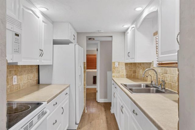 2551 WILKINSON ROAD, Sarasota, FL 34231