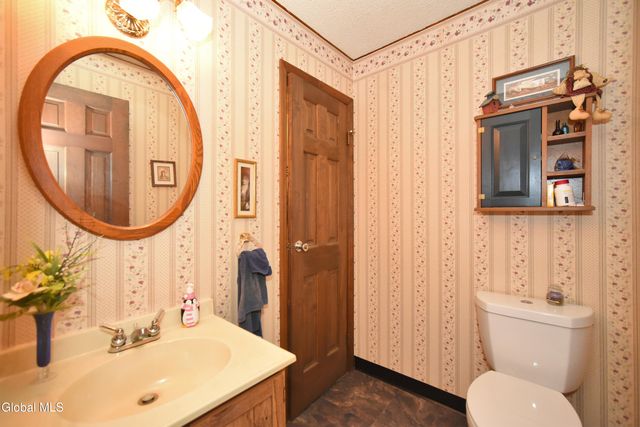 9 Northwood Drive, Ballston Spa, NY 12020