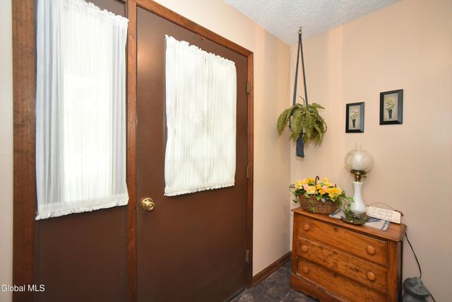 9 Northwood Drive, Ballston Spa, NY 12020