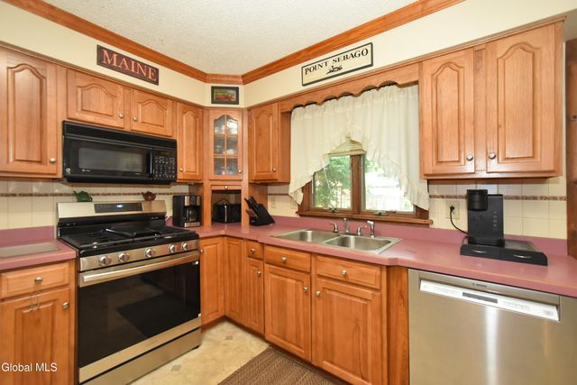 9 Northwood Drive, Ballston Spa, NY 12020