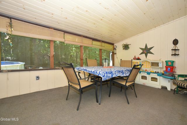 9 Northwood Drive, Ballston Spa, NY 12020