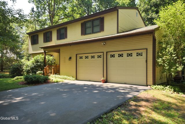 9 Northwood Drive, Ballston Spa, NY 12020