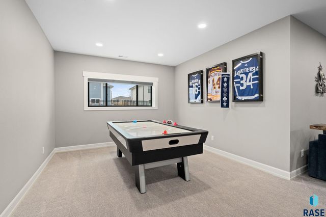 709 E Piping rock Ln Lane, Sioux Falls, SD 57108