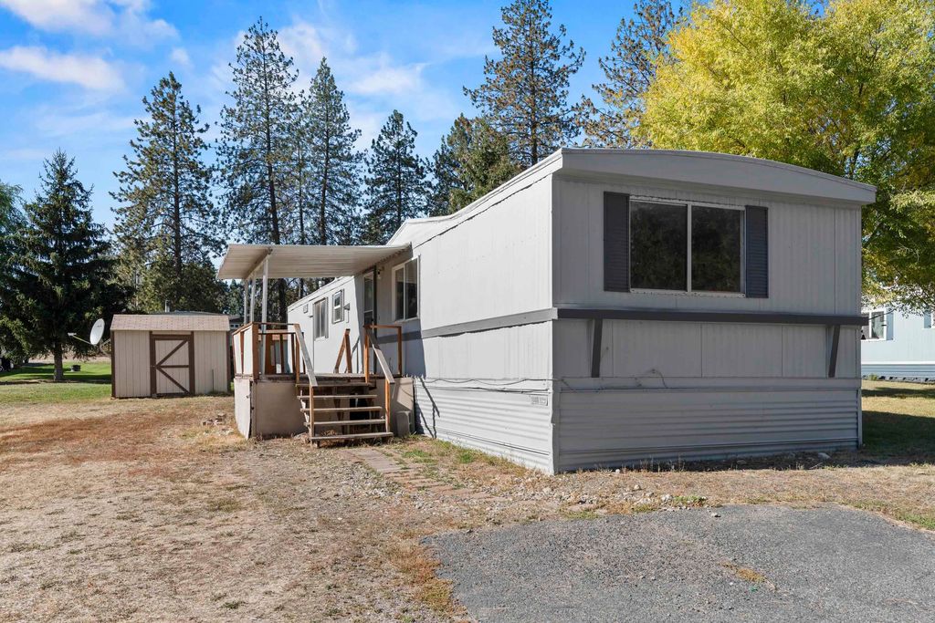 34124 N Newport Hwy, Chattaroy, WA 99003