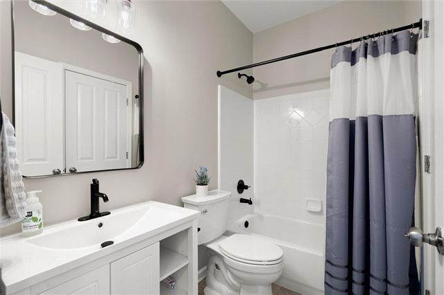 272 Canyon Drive, Sugar Hill, GA 30518