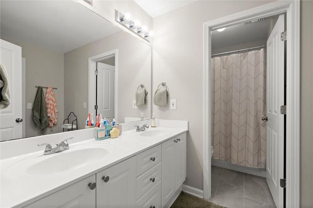 272 Canyon Drive, Sugar Hill, GA 30518