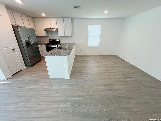 5433 CALTON BND, San Antonio, TX 78253