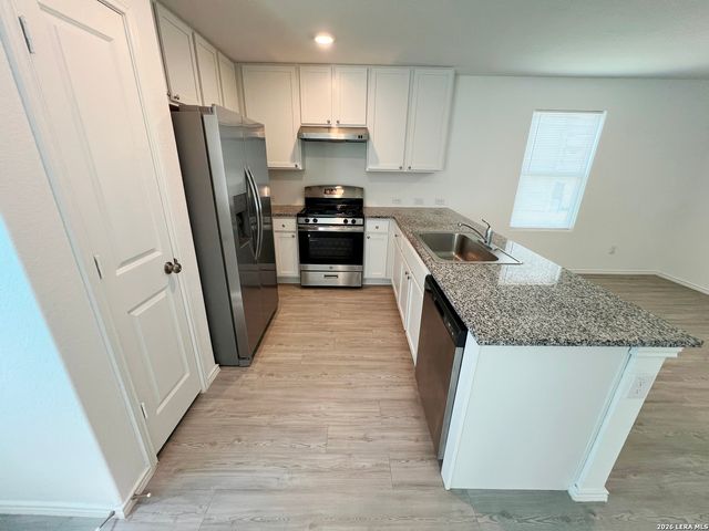 5433 CALTON BND, San Antonio, TX 78253