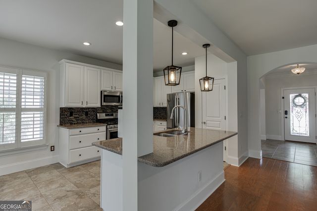 7823 Keepsake Lane, Flowery Branch, GA 30542