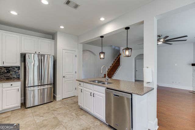 7823 Keepsake Lane, Flowery Branch, GA 30542
