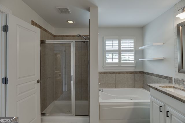 7823 Keepsake Lane, Flowery Branch, GA 30542