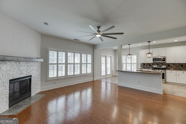 7823 Keepsake Lane, Flowery Branch, GA 30542