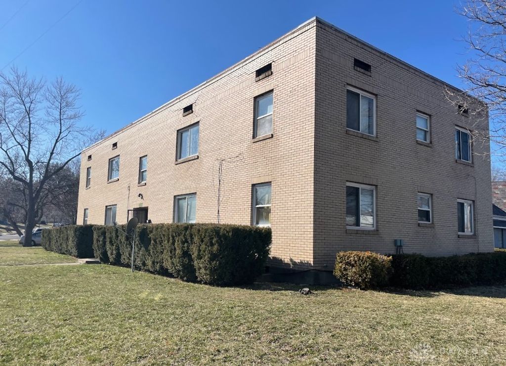 15 W Maplewood Avenue, Dayton, OH 45405