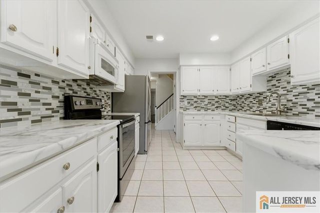 37 Giggleswick Way 37, Edison, NJ 08820