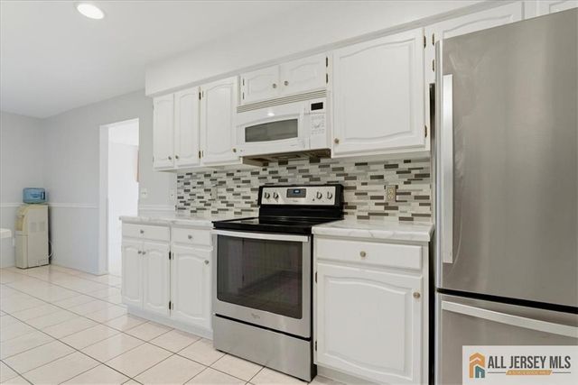 37 Giggleswick Way 37, Edison, NJ 08820