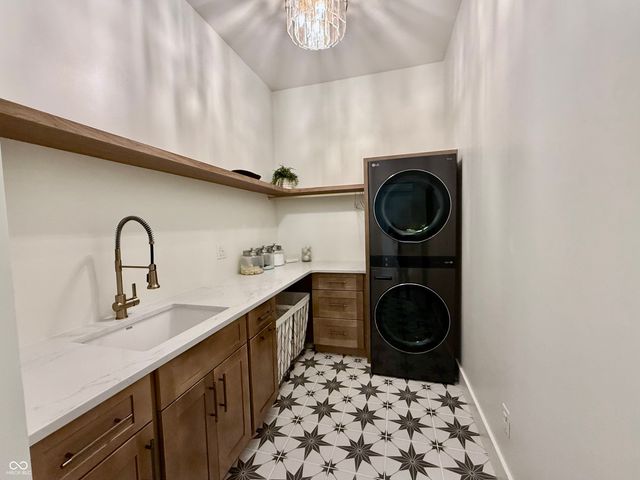1499 Avondale Drive, Westfield, IN 46074