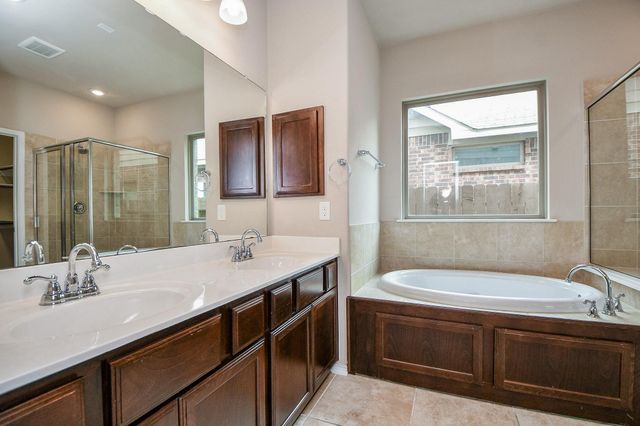 5039 Azalea Trace Drive, Houston, TX 77066