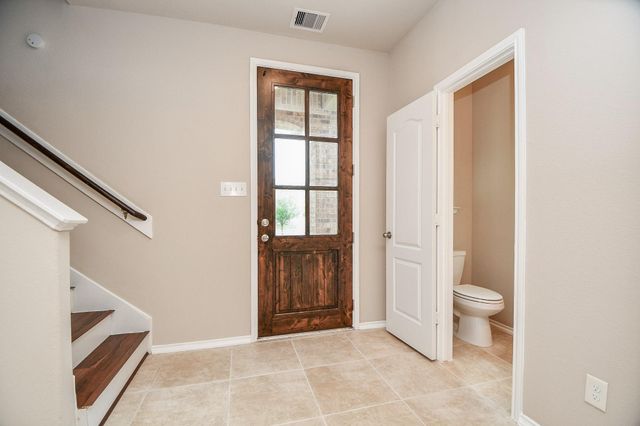 5039 Azalea Trace Drive, Houston, TX 77066