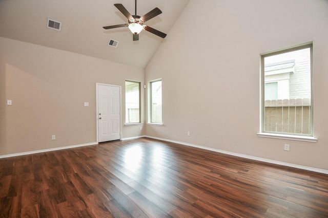 5039 Azalea Trace Drive, Houston, TX 77066